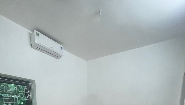 CHO THUÊ NHÀ NGÕ Ô TÔ THÁI THỊNH, ĐỐNG ĐA 2 TẦNG, 90M2, 4 NGỦ, 1 WC, 15 TRIỆU/THÁNG.